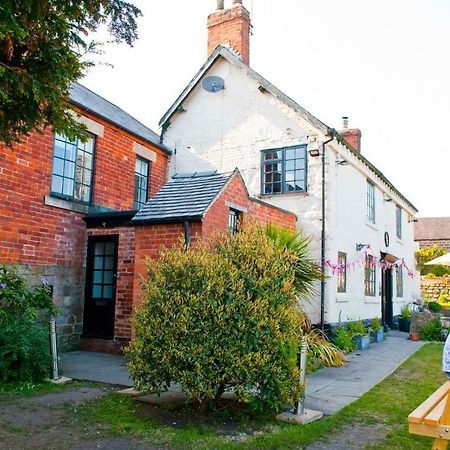 The Spotted Cow Hotel Belper Eksteriør billede