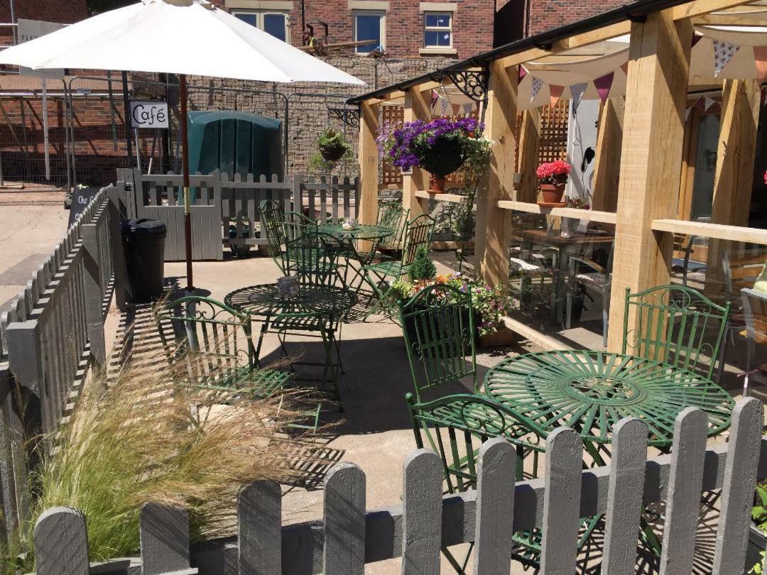 The Spotted Cow Hotel Belper Eksteriør billede
